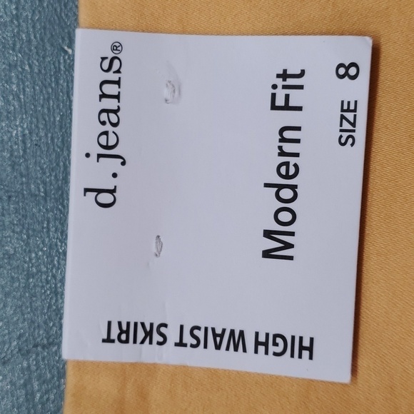 d. jeans gold high waisted pencil skirt. Size 8. Cotton blend. Super soft… - Picture 6 of 11